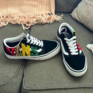 VANS detailed old school shoes.